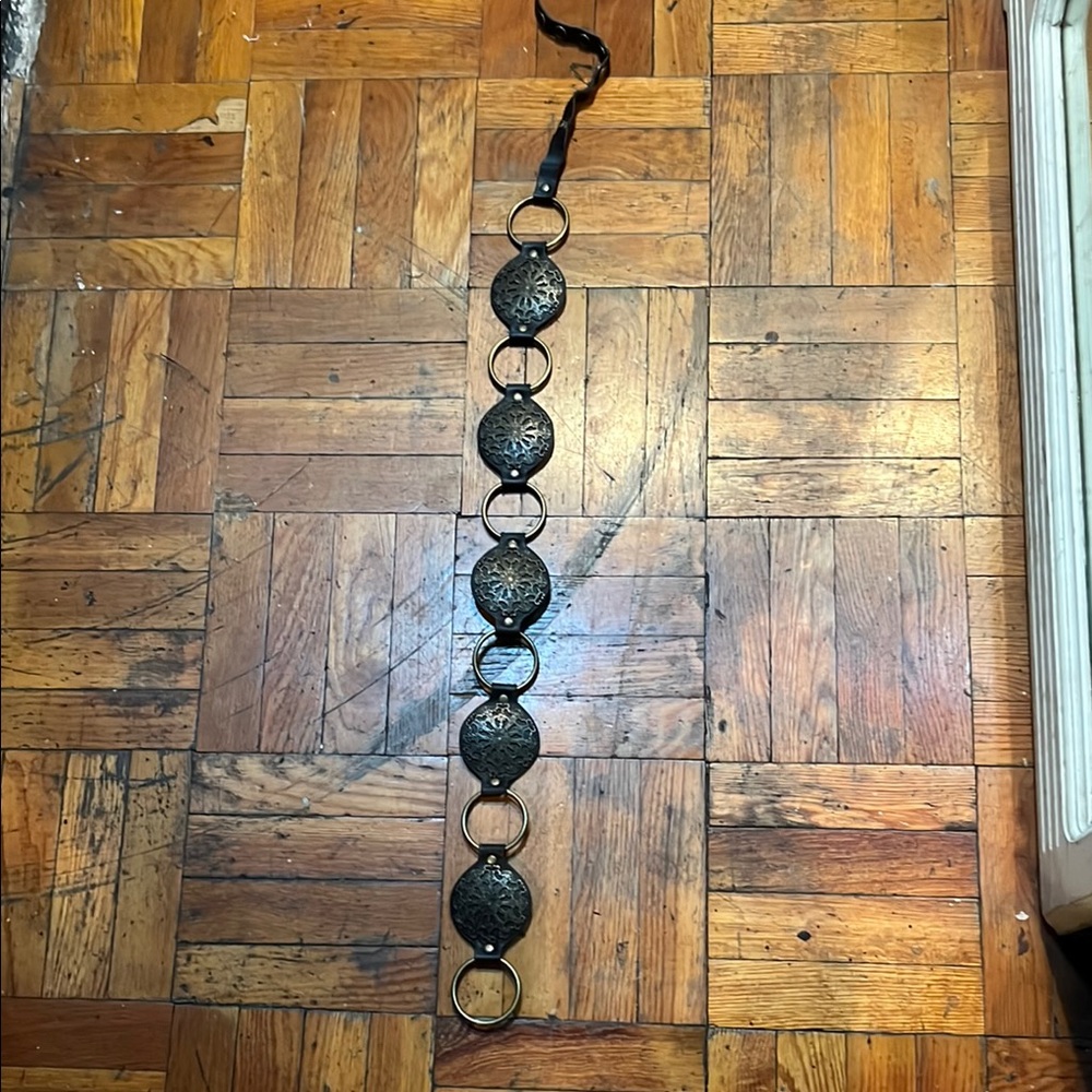COACHELLA FESTIVAL FIT CHECK Black Metal Decorative Belt